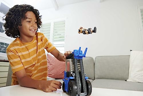 WWE Forklift & Action Figure Playset with Toy Vehicle & 6-inch Collectible U21777