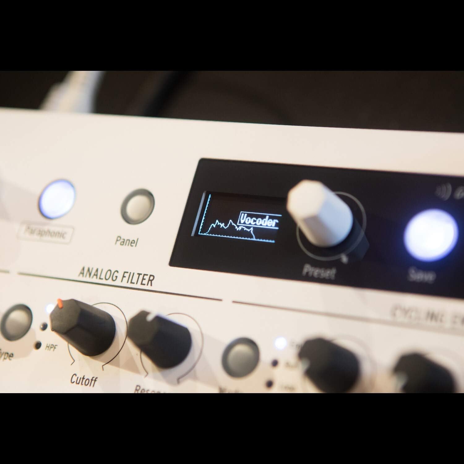 Hybrid Synthesizer Y882780