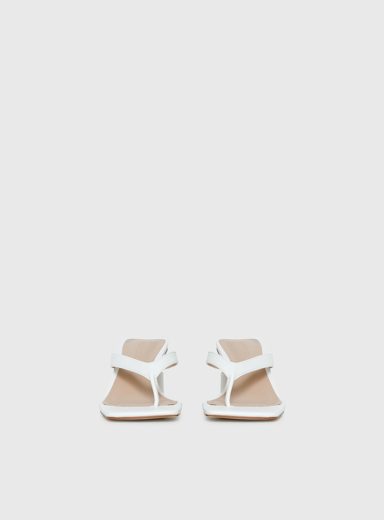 The Mona Heels White