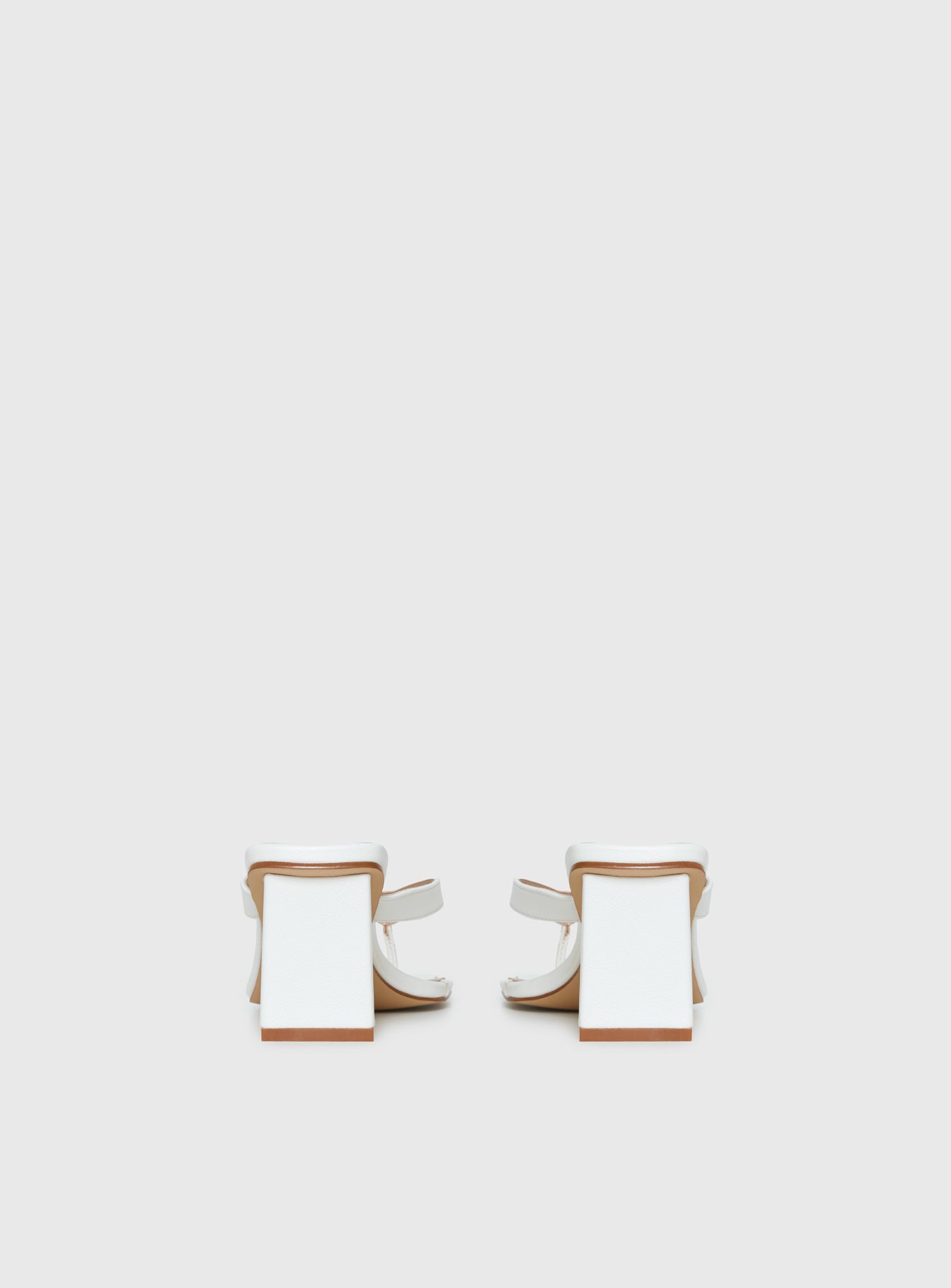 The Mona Heels White