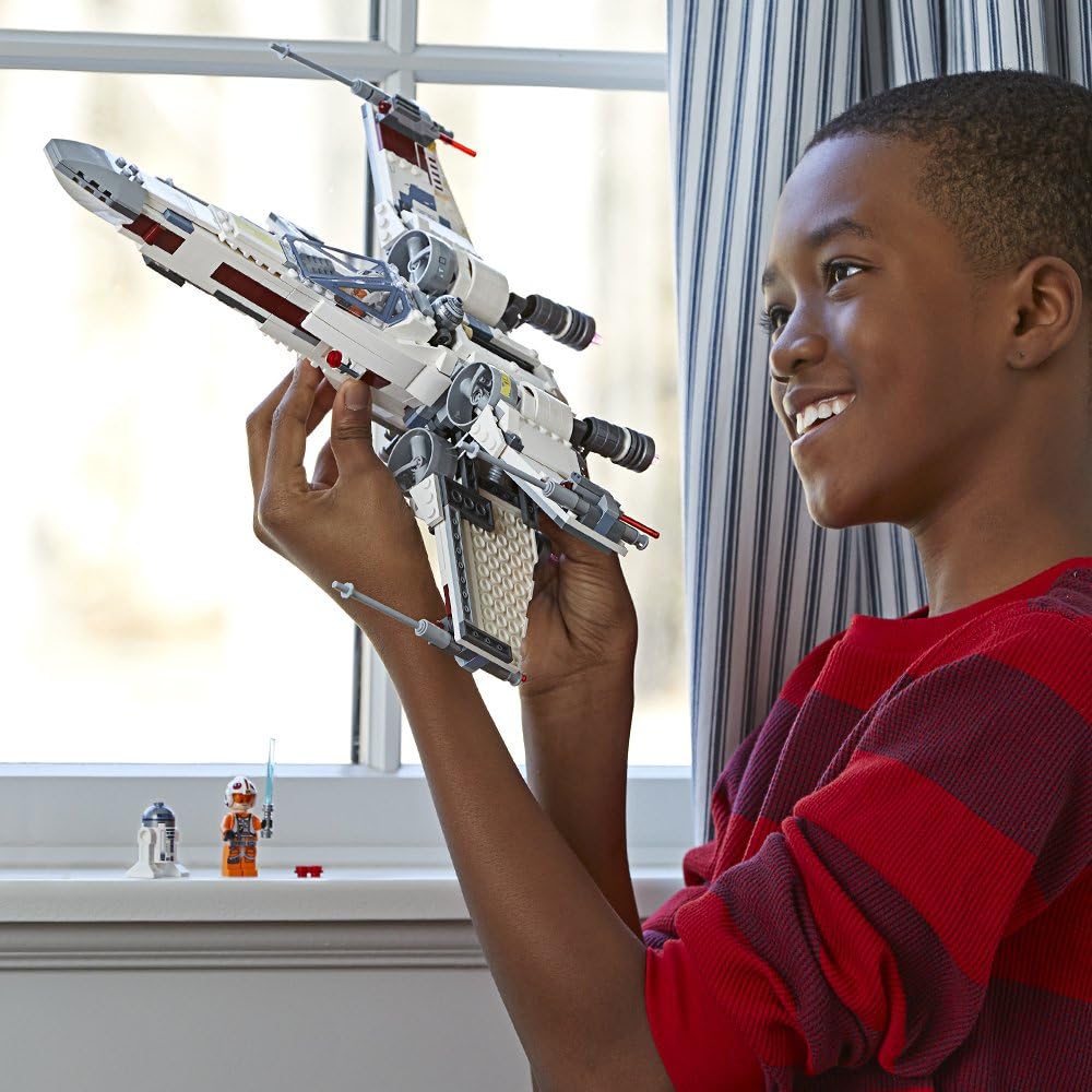 731 Pieces LEGO Star Wars X-Wing Starfighter Building Kit B4931