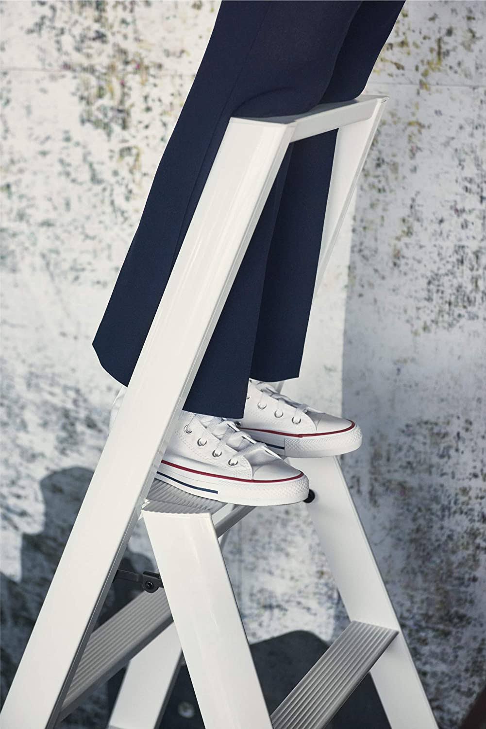 White 4 Step Ladder Z96715