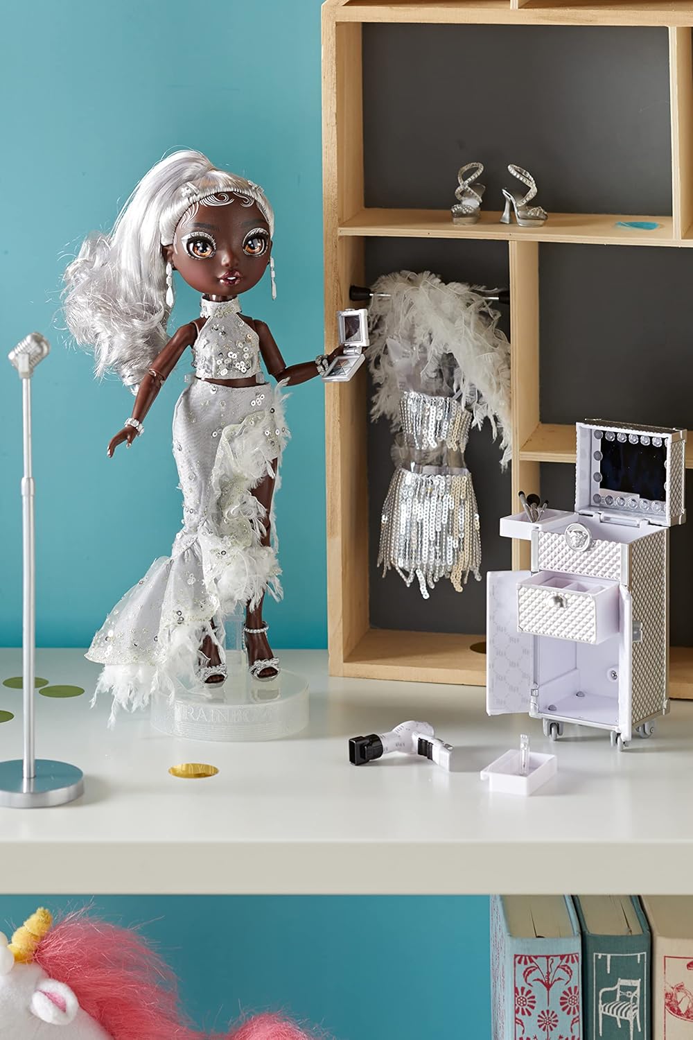 Rainbow High Posable Fashion Doll with 2 Designer Outfits & Vanity Playset K161